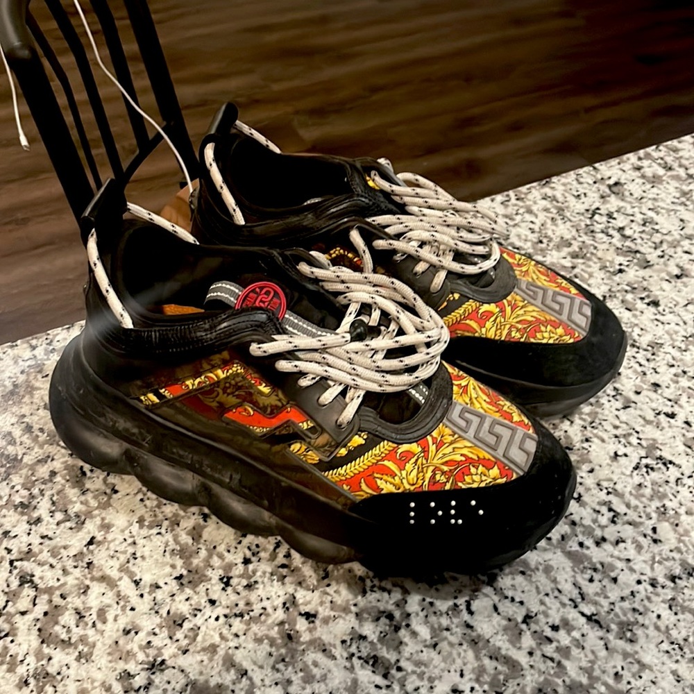 Versace Chain reaction